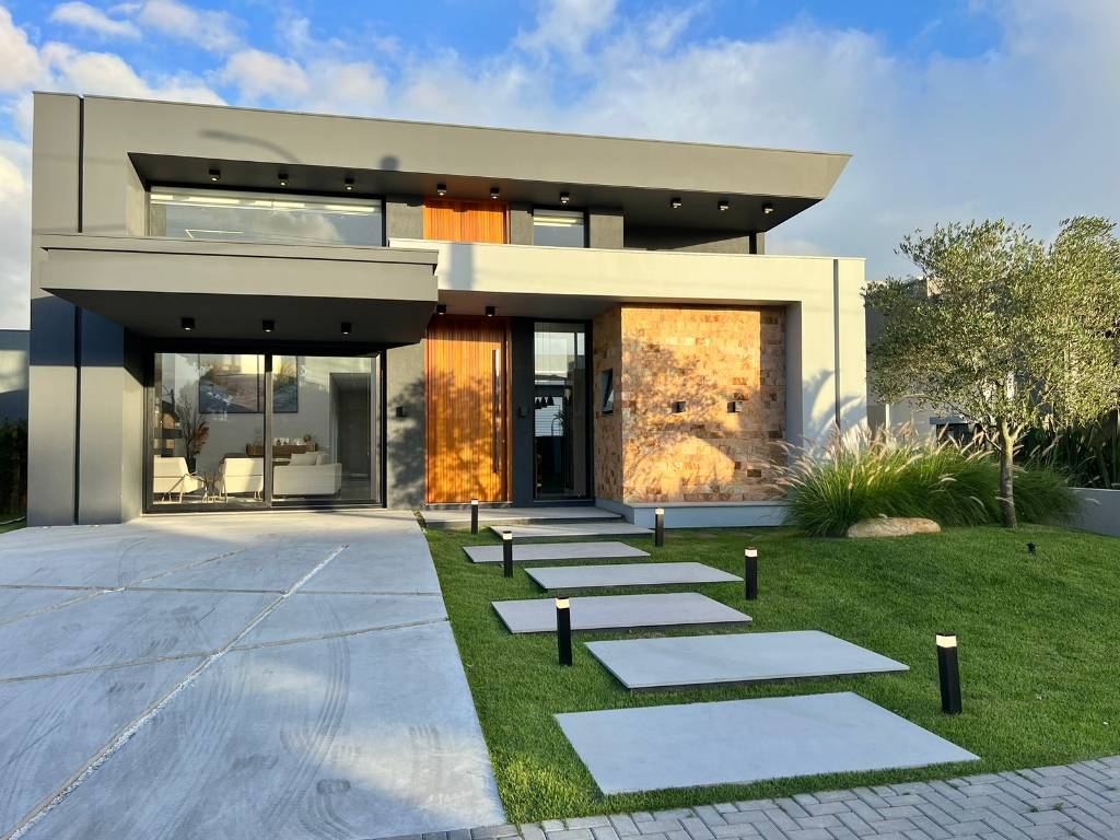 Casa em Condomínio 4 dormitórios para venda, Zona Nova em Capão da Canoa | Ref.: 17352