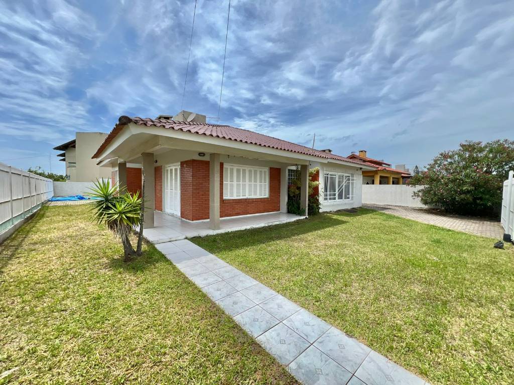 Casa 4 dormitórios para venda em Capão da Canoa | Ref.: 19569