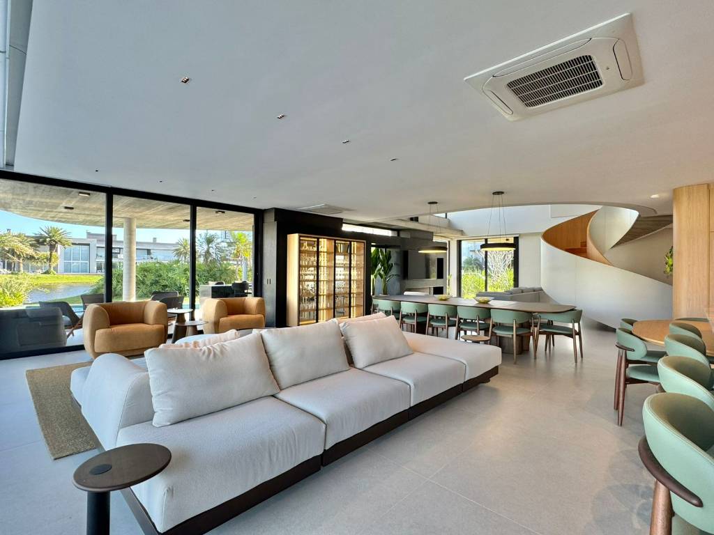 Casa em Condomínio 6 dormitórios para venda, Centro em Xangri-lá | Ref.: 24596