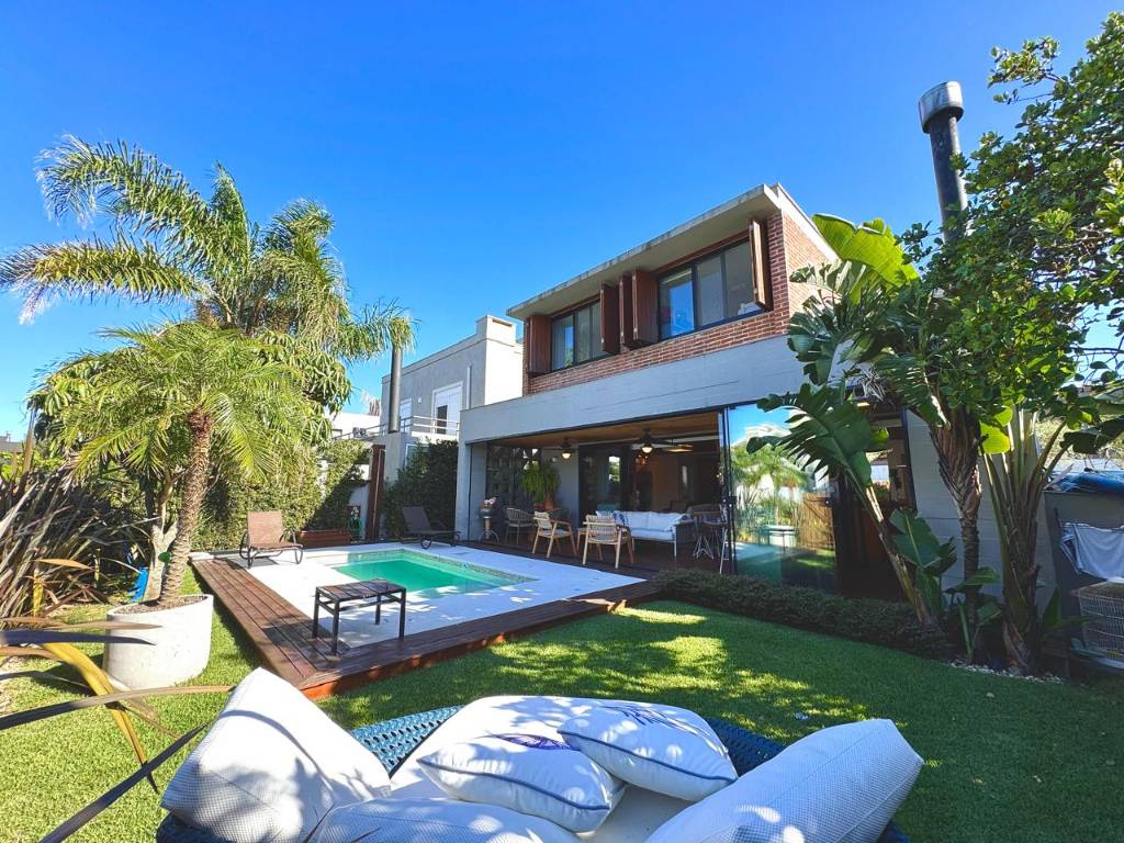 Casa em Condomínio 4 dormitórios para venda, Centro em Xangri-lá | Ref.: 24650