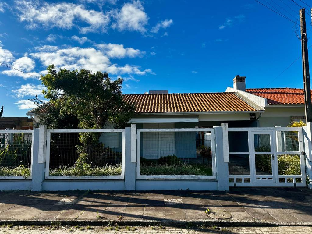 Casa 4 dormitórios para venda, Centro em Xangri-lá | Ref.: 25108
